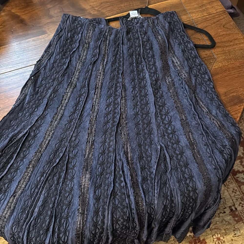 Naxy long skirt with sophisticated details